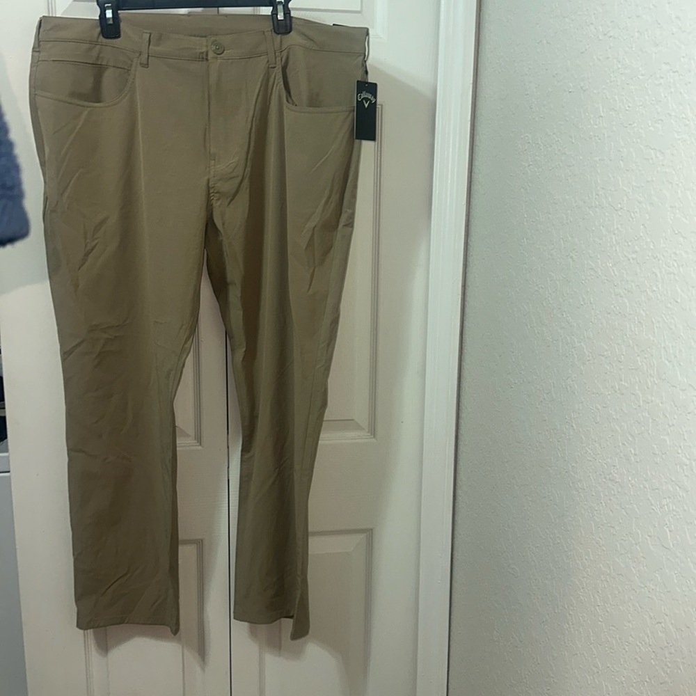 CALLAWAY KHAKI NEW, size 42x30, very comfy, last one! 5 pockets